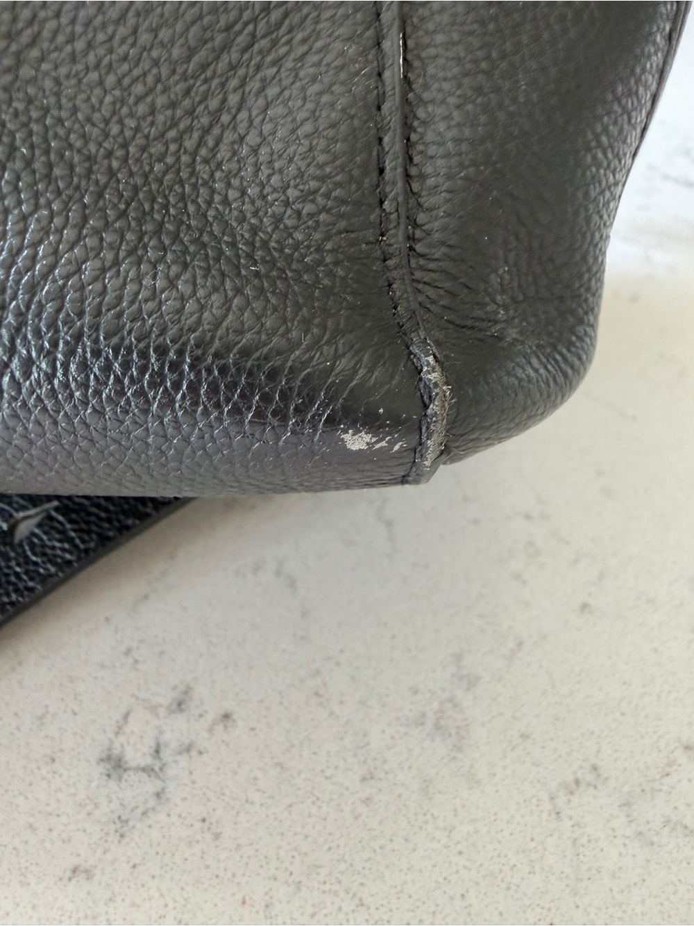MINA BAIE Harper Backpack Leather Midi Black/Gold - Picture 11 of 11